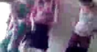 phim sex gái xinh bú cu Mulatto phim sex18+ cưỡi gà của bạn bè và đi tiểu.